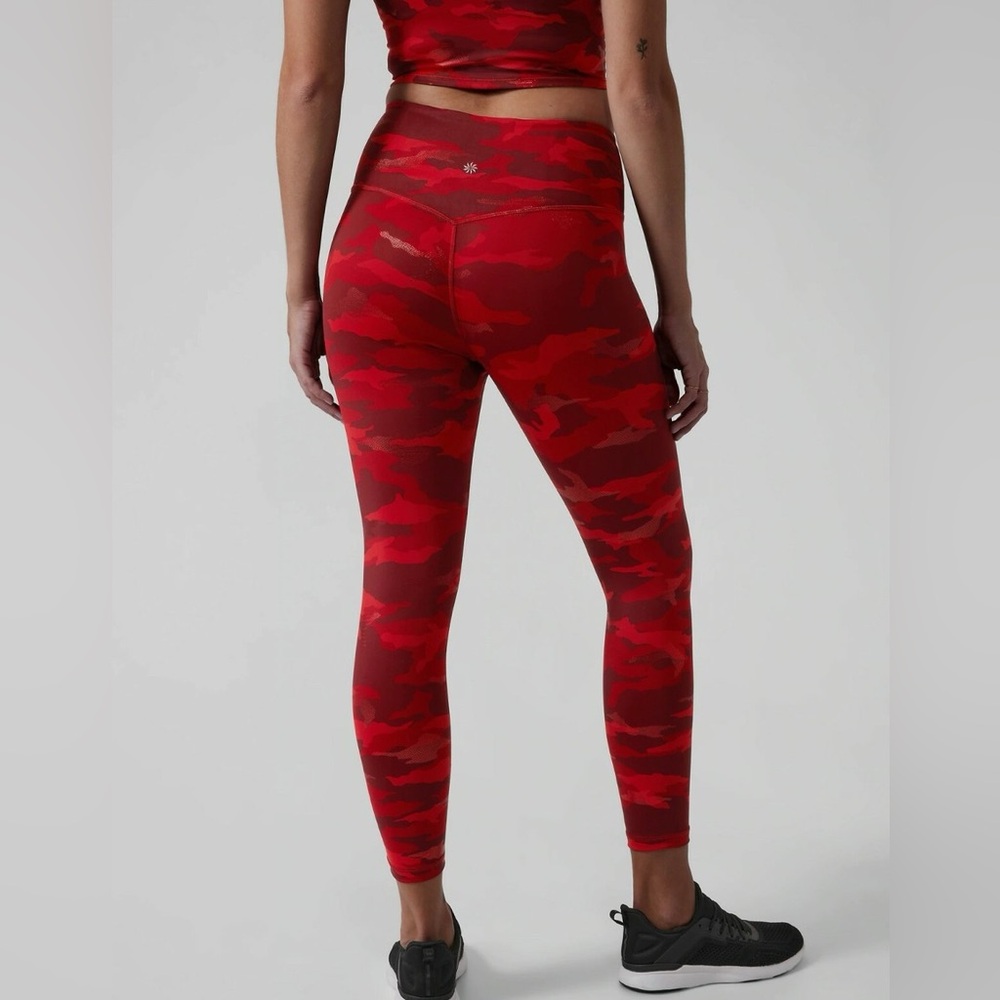 Athleta Girl High Rise Printed Chit Chat Tight Red Camo Christmas Leggings XL 14